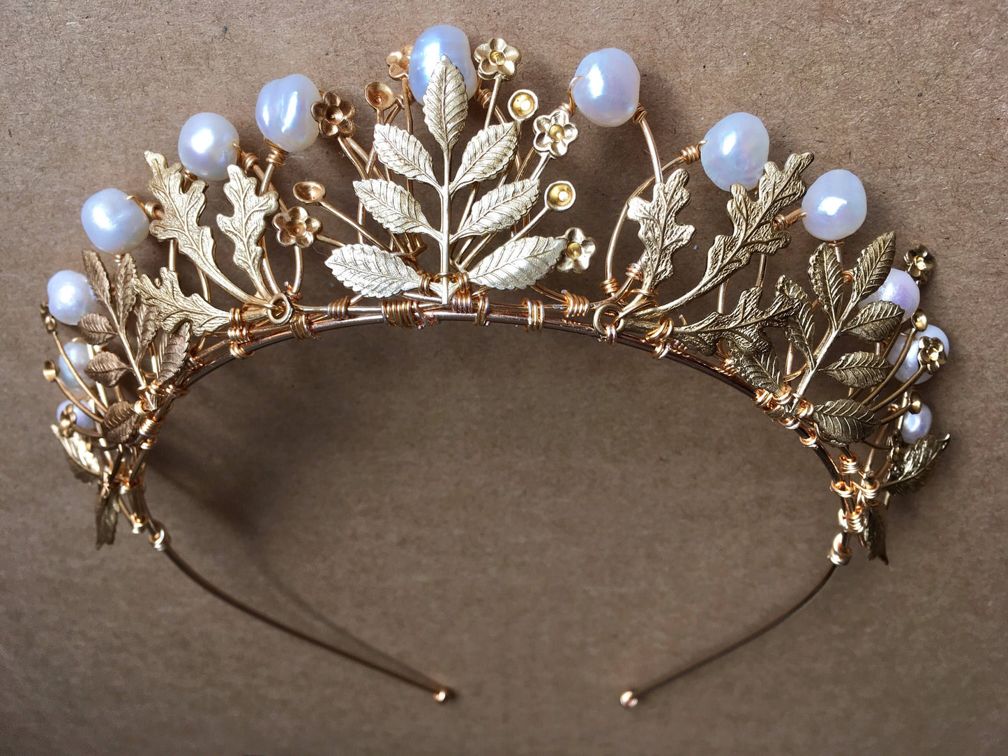 The AGATHA Leaf & Pearl Crown