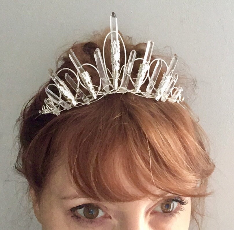 The VICTORIA Crystal Crown