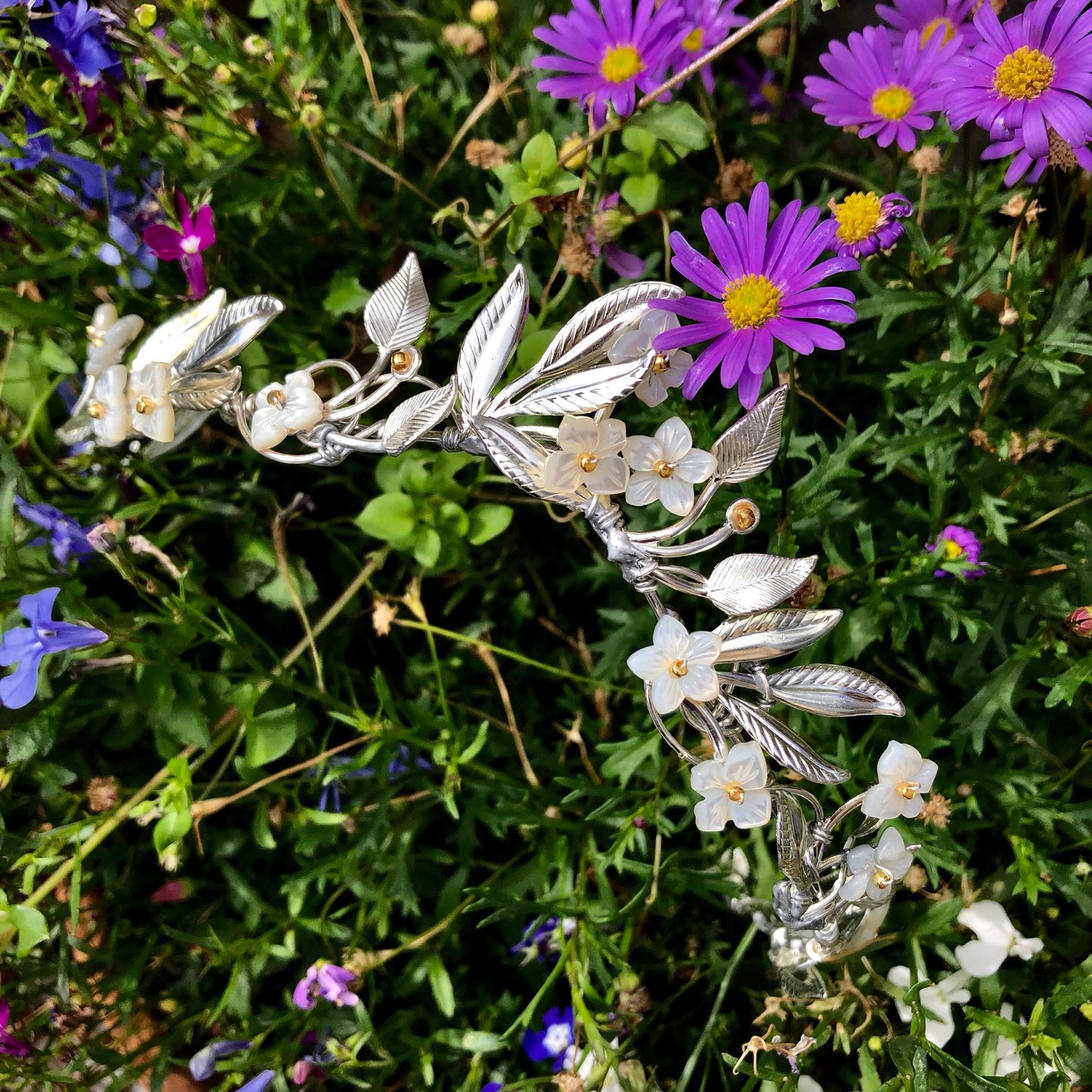 The OSTARA Leaf & Shell Flower Headband.