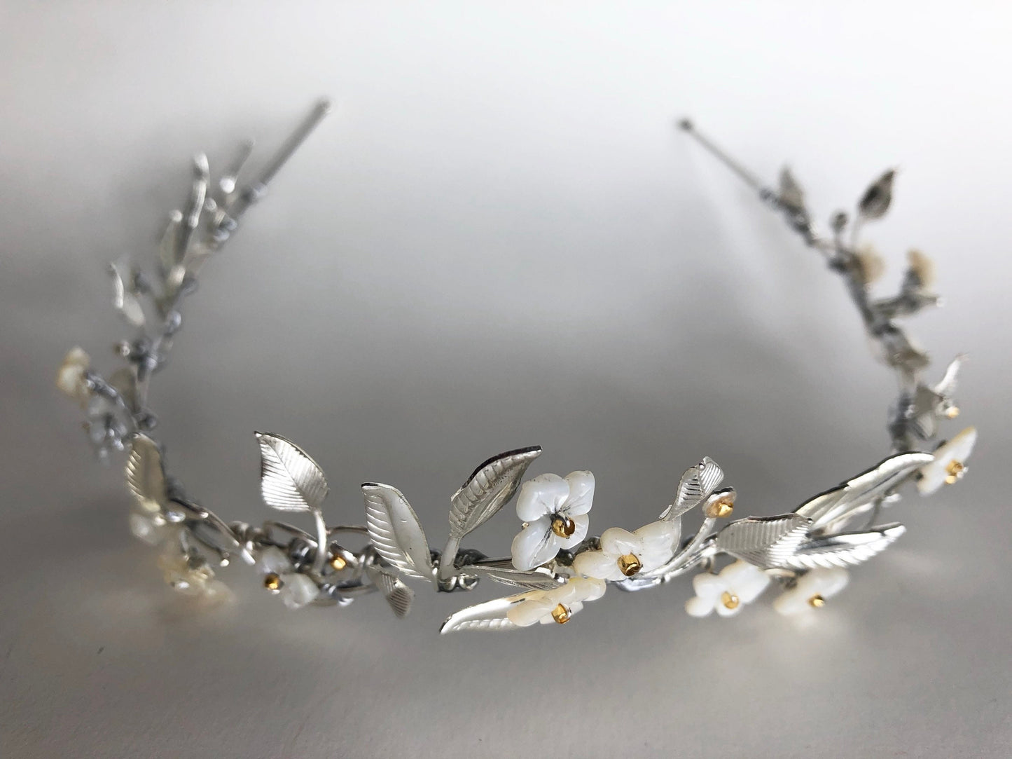 The OSTARA Leaf & Shell Flower Headband.