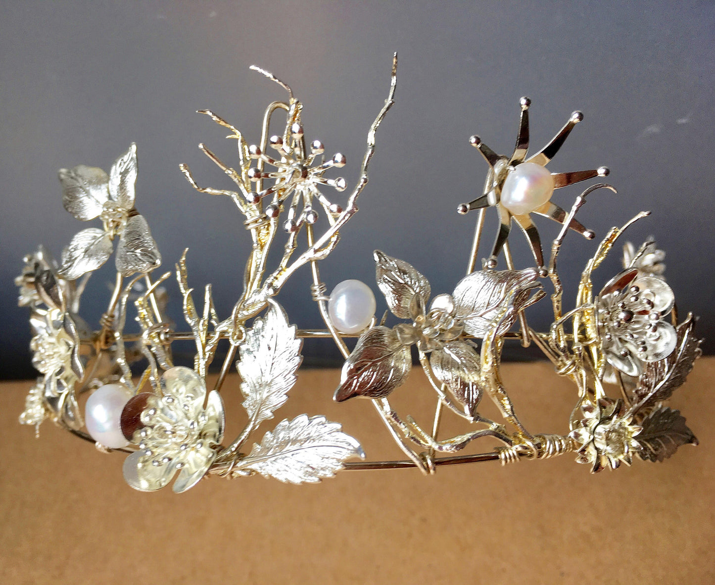 The OLWYN Winter Hedgerow Crown