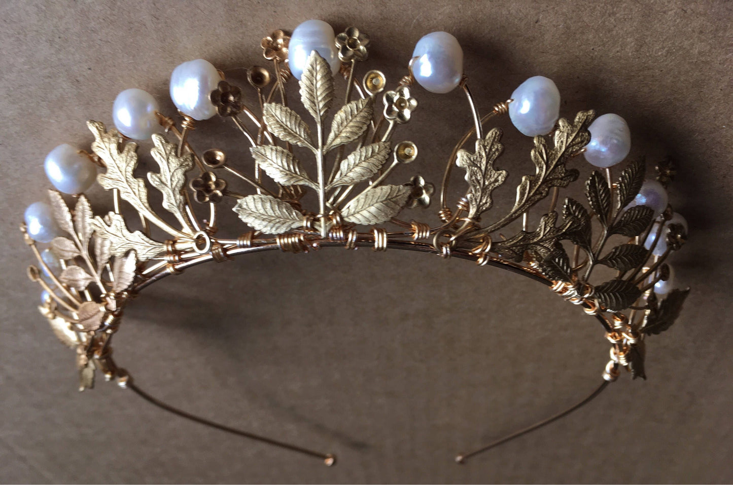The AGATHA Leaf & Pearl Crown